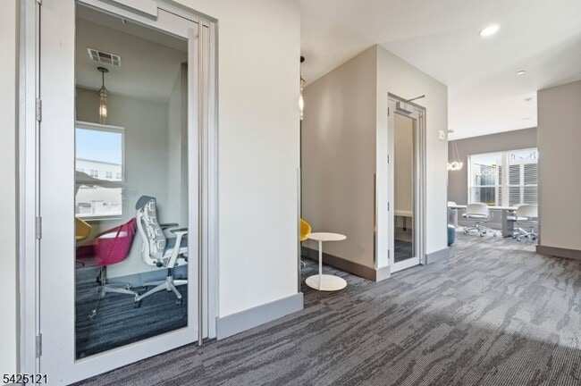 Building Photo - 14 Ward St