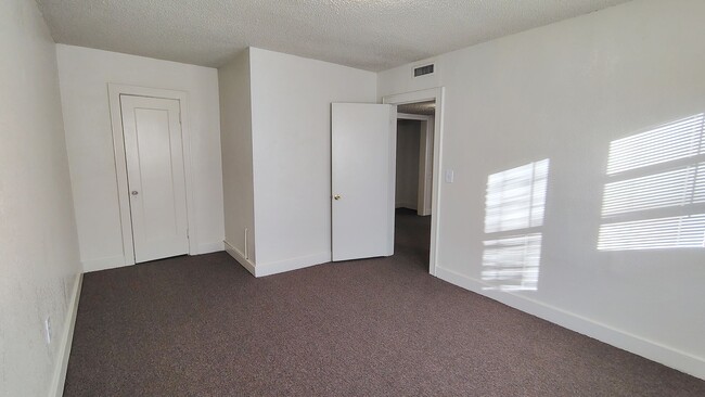 Building Photo - 1 Bed in the Paseo District - Save $100