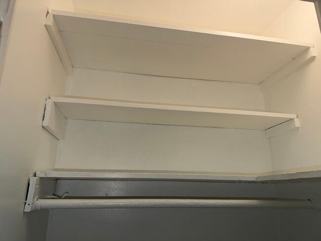 Building Photo - 1267 S Dunsmuir Ave