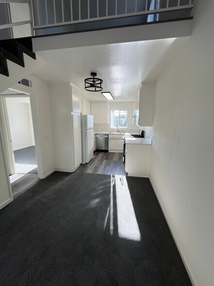 Building Photo - 10770 Palms Blvd