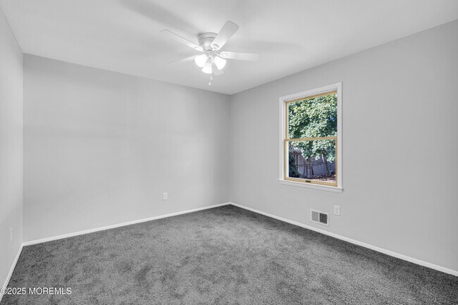 Building Photo - 879 Egret Dr