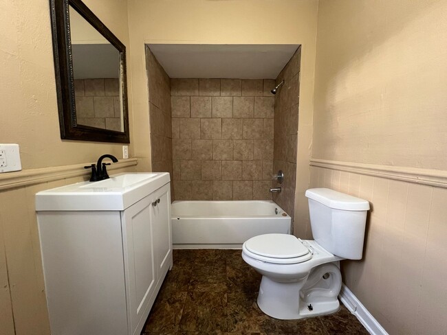 Building Photo - Home for Rent in Montgomery