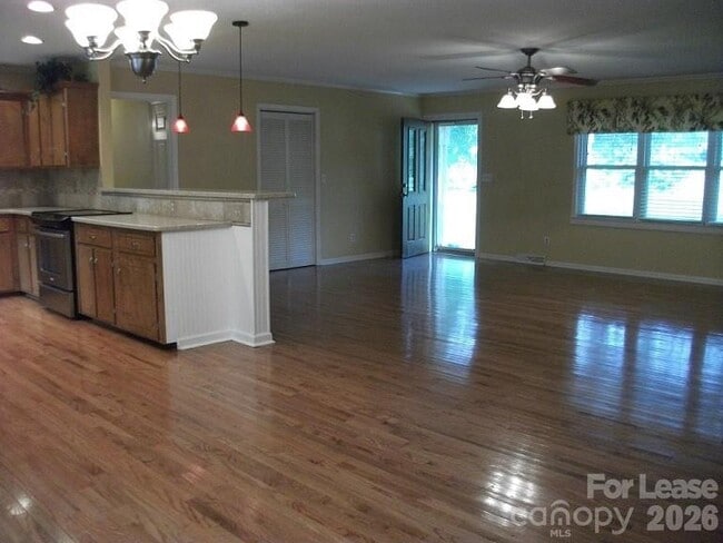 Building Photo - 10115 Elmsbrook Ln