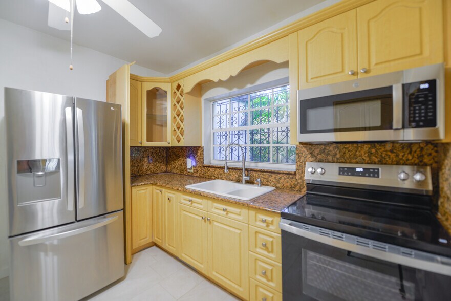 Building Photo - 1508 SW 13th Ave