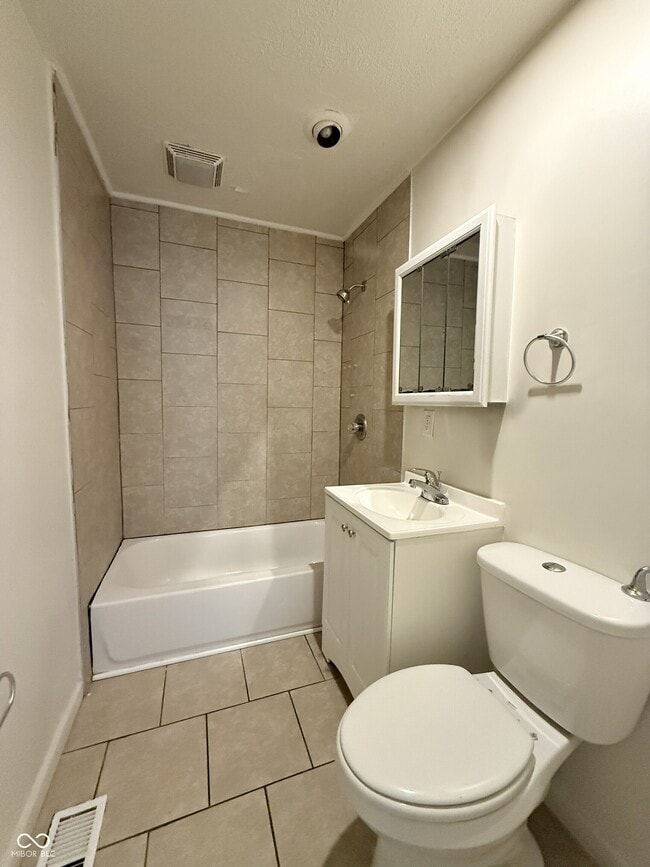 Building Photo - 122 N Routiers Ave