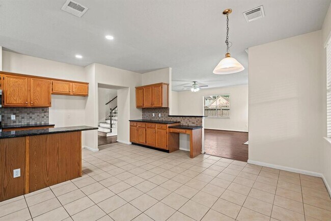 Building Photo - 15810 Mission View Ct