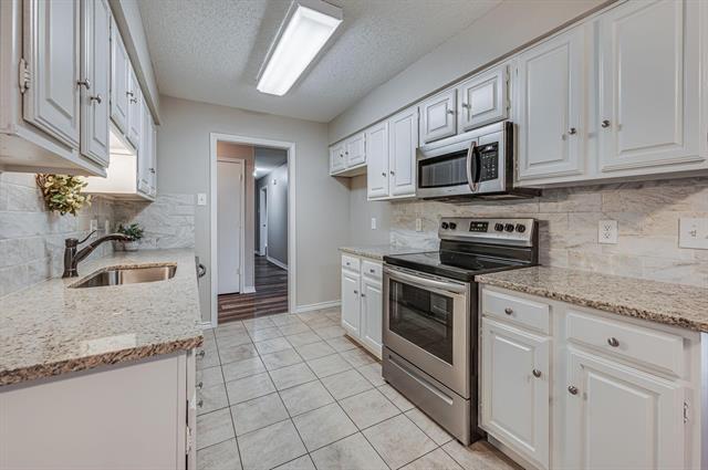 Building Photo - 1321 Meadow Ct