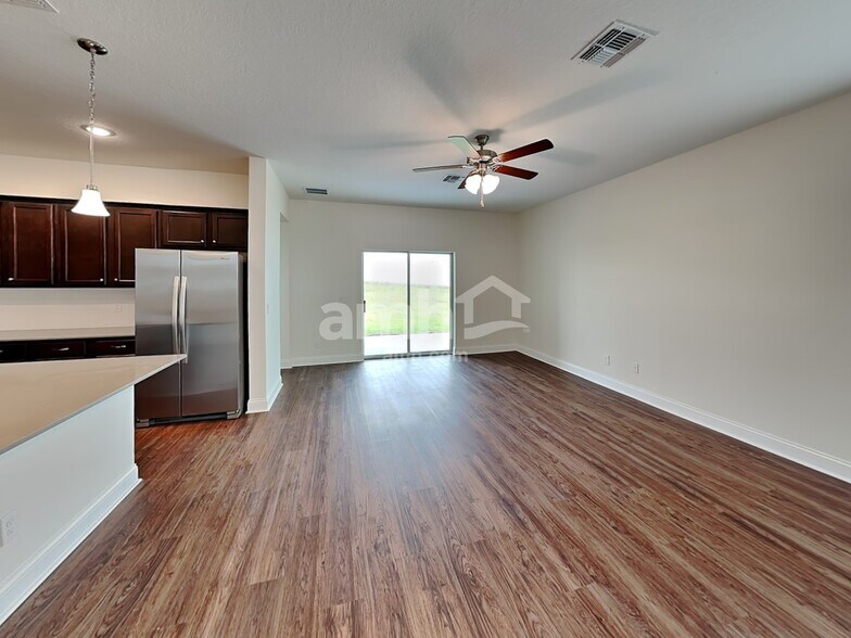 Building Photo - 1038 Summer Stone Lp