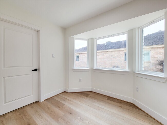 Building Photo - 20223 Laurel Lock Dr