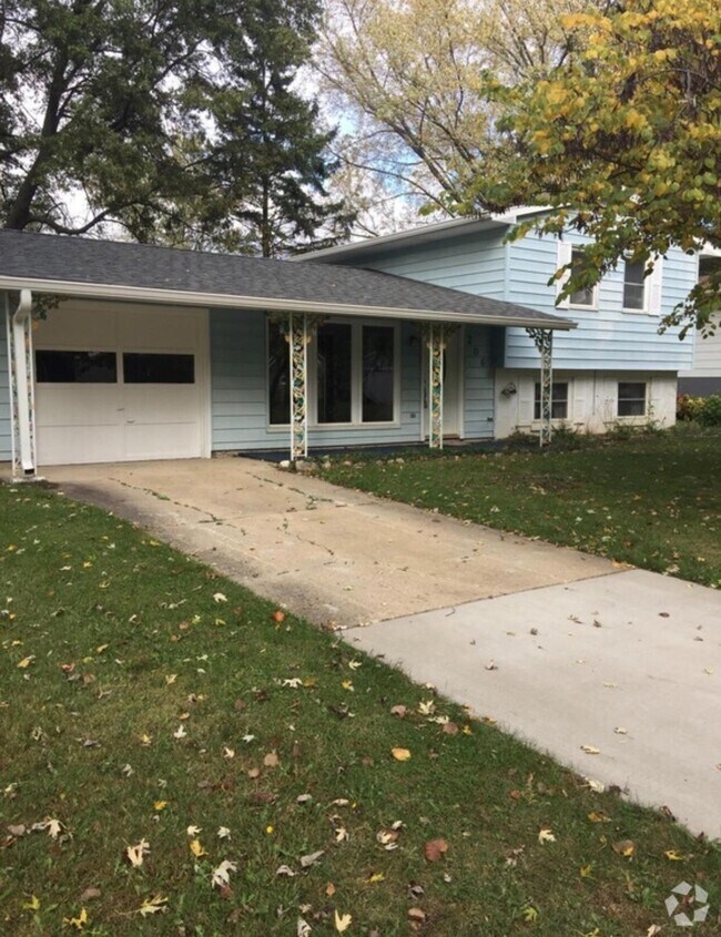 Building Photo - 3 bedroom 2 bath home! West Lafayette! Rea...