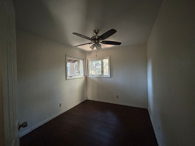 Building Photo - Cozy 2 Bedroom 1 Bathroom Home In Crestline!