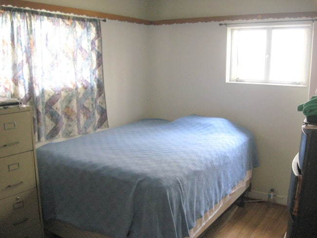 2nd BR or office - 10516 Blythe Ave