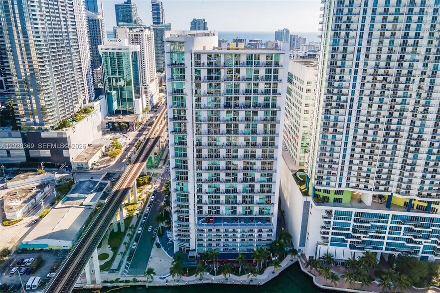 Building Photo - 690 SW 1st Ct