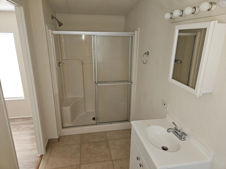 Building Photo - 35250 SW 177th Ct