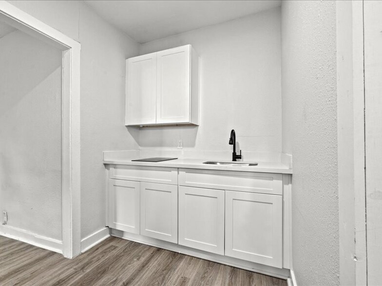 Building Photo - 1321 35th St