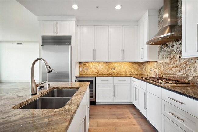 Building Photo - 3344 Peachtree Rd NE