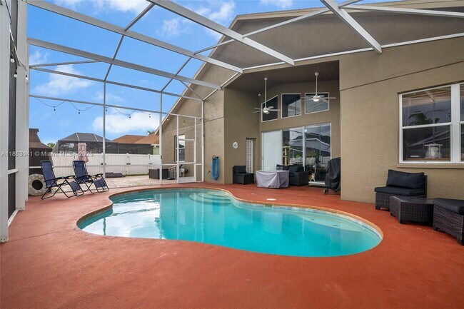 Building Photo - 10327 Meadow Crossing Dr