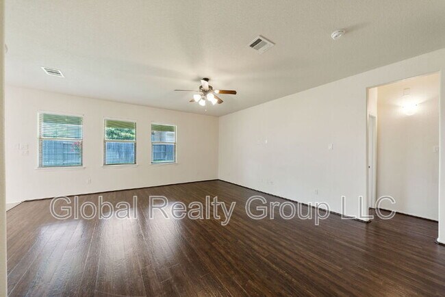 Building Photo - 2118 Pecan Haven