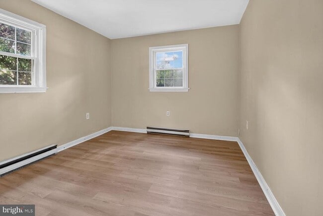 Building Photo - 3409 Beverly Dr
