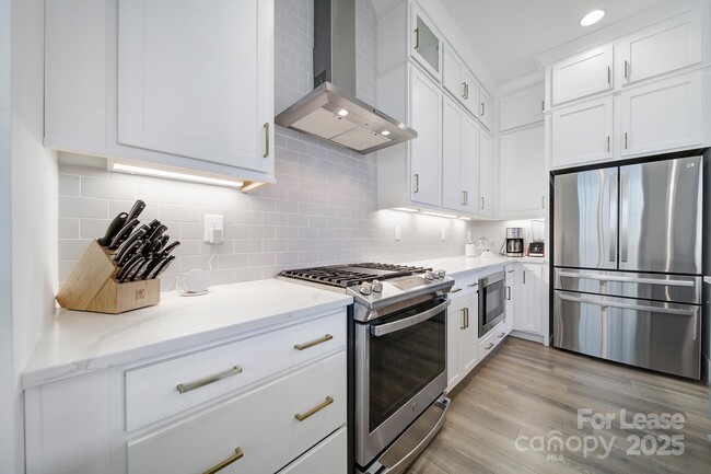Building Photo - 567 Plowman Ln