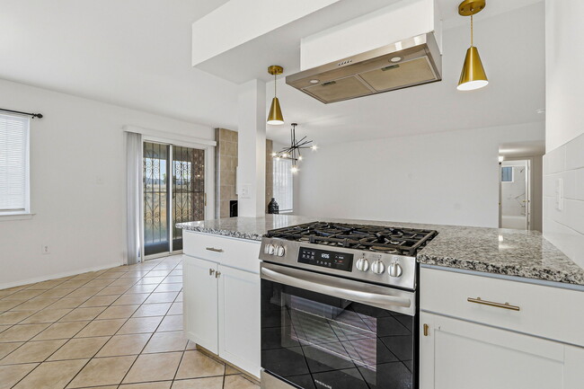 Building Photo - 10837 Gemstone St