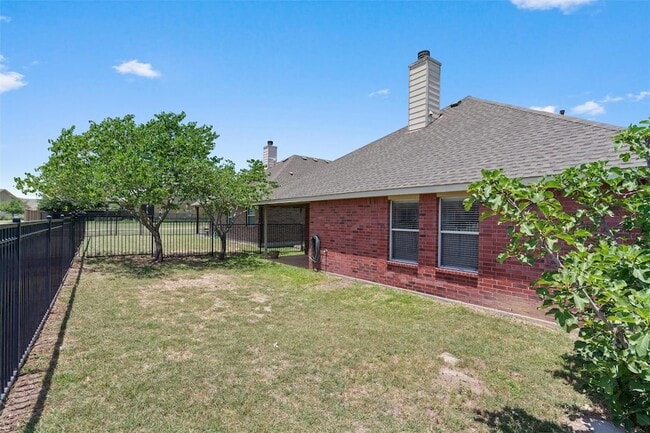 Building Photo - 1609 Hidden Springs Path