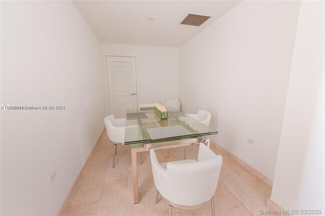 Building Photo - 88 SW 7th St