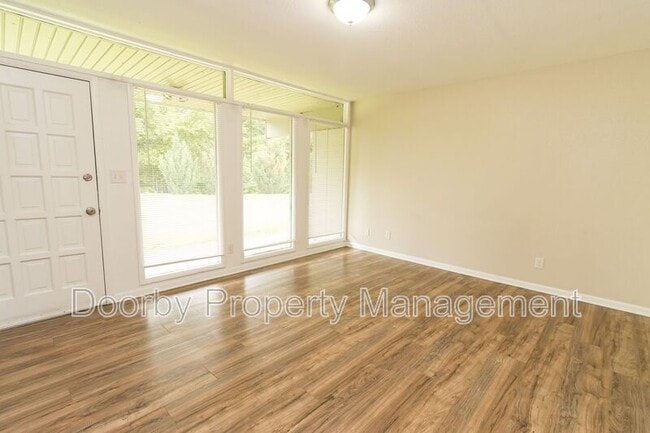 Building Photo - 3101 Ellis Ave