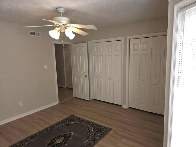 Building Photo - 2811 Edridge Ct