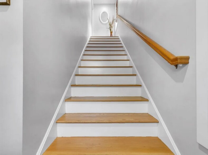 Building Photo - 74 8th Ave