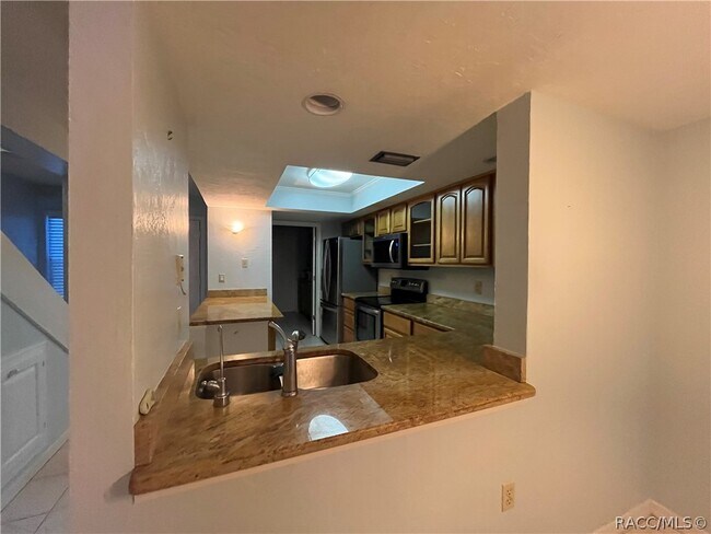 Building Photo - 715 E Hartford St