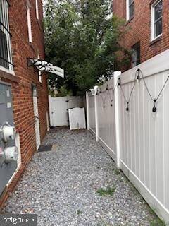 Building Photo - 820 Xenia St SE