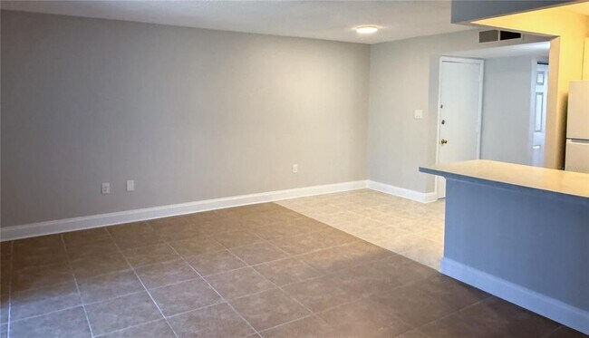 Building Photo - 377 S McMullen Booth Rd