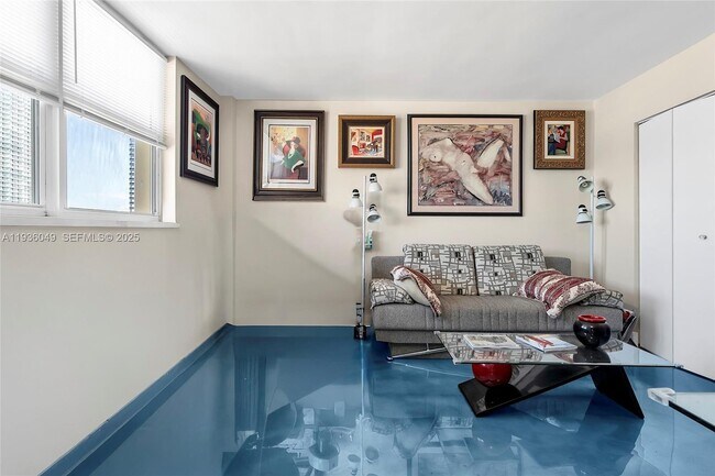 Building Photo - 1833 S Ocean Dr