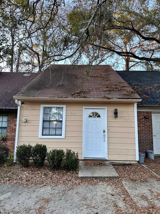 Primary Photo - 922 S Lipona Rd