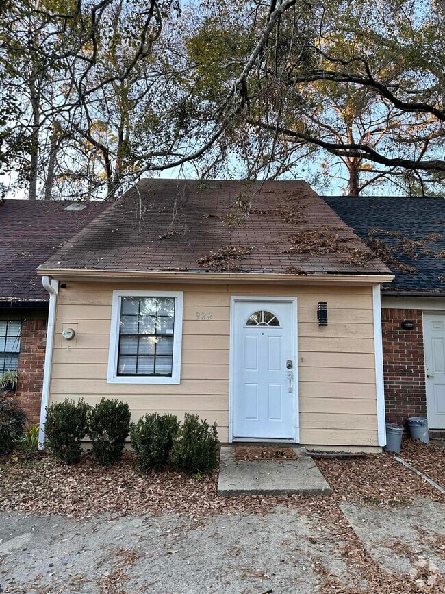 Building Photo - 922 S Lipona Rd