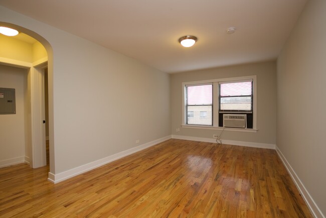 Building Photo - 550 W Arlington Pl