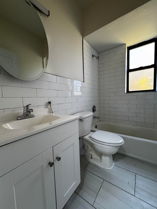 Building Photo - 65 Summit Ave