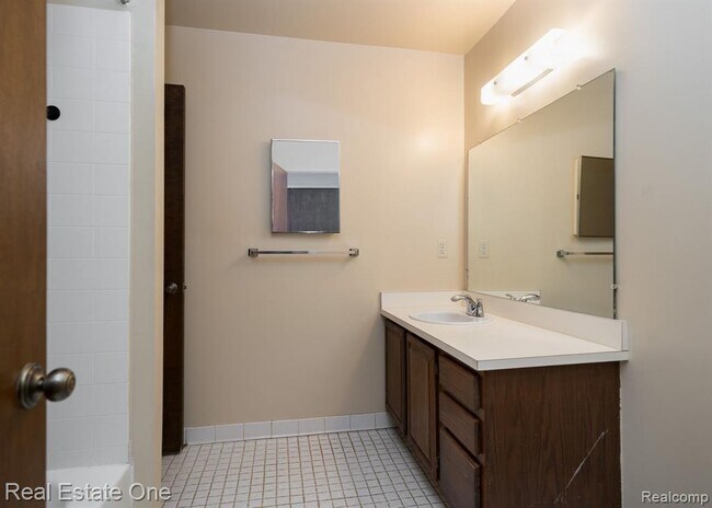 Building Photo - 23788 Village-House Dr N