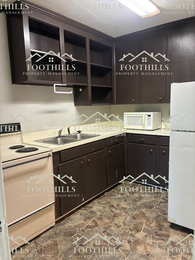 Building Photo - 611 Bonham Ct