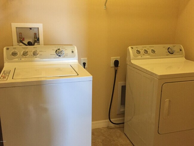 Building Photo - 5266 Plantation Home Way