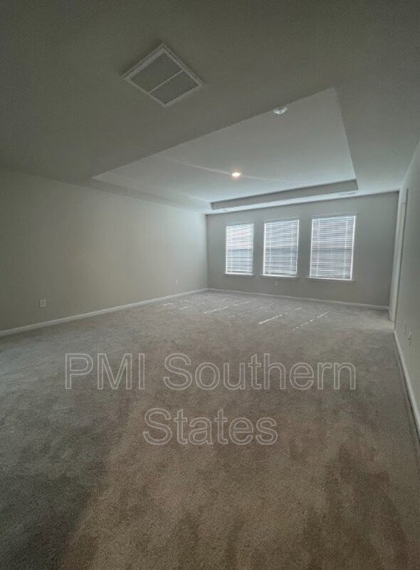 Building Photo - 134 Magnolia St