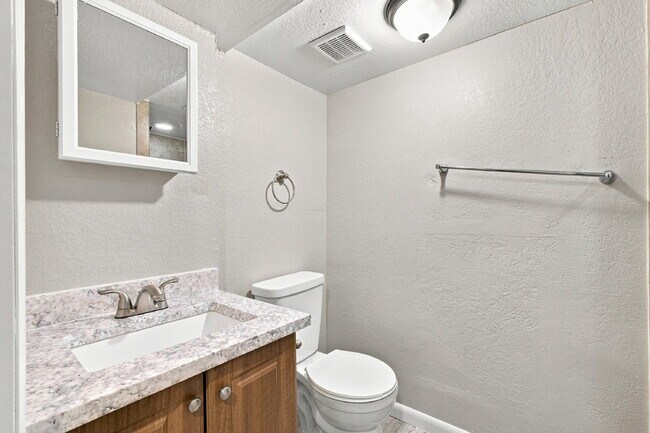 Building Photo - $2,240.95 with $300 Off the first month's rent, 4 Beds, 2 Baths, Triplex Unit in Littleton with W...