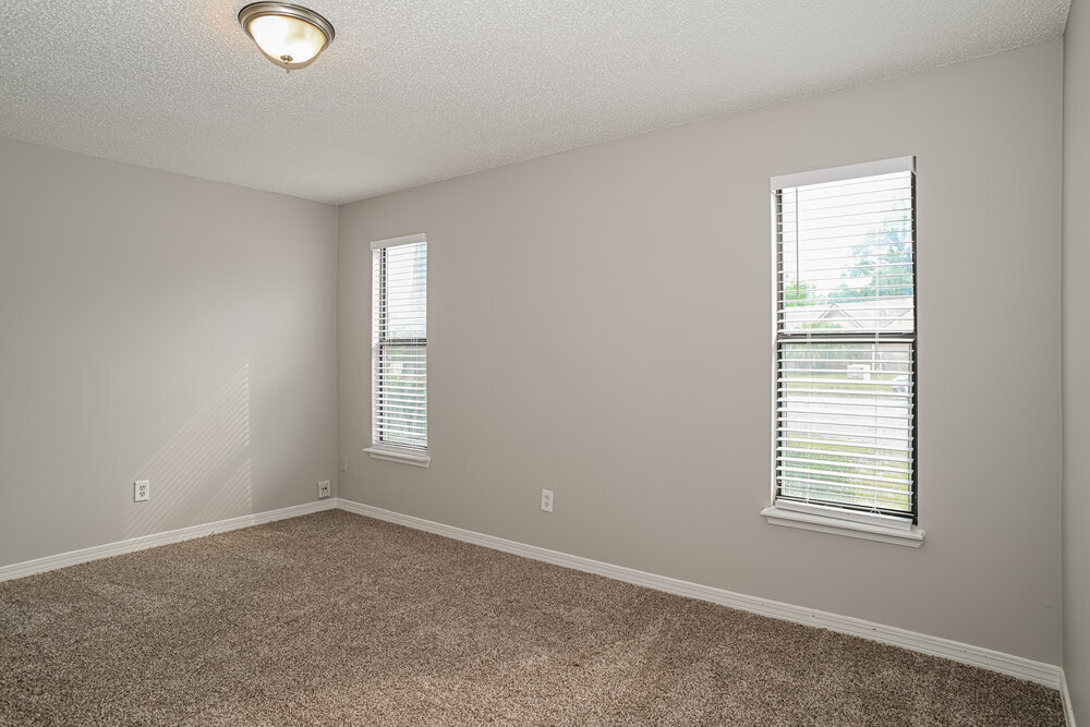 Building Photo - 6221 Alfredo Dr W