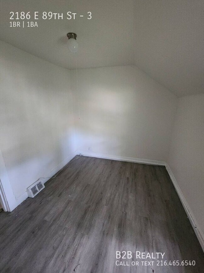 Building Photo - 2186 E 89th St