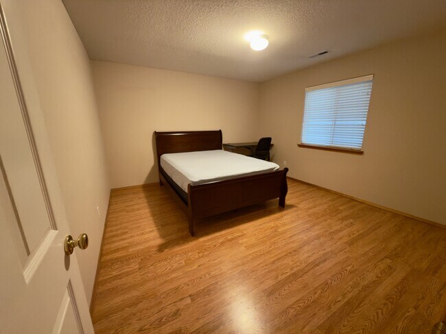 Building Photo - 5124 NW Crady Ln