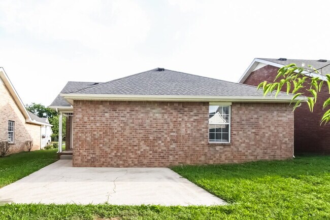 Building Photo - 617 Freedom Ct