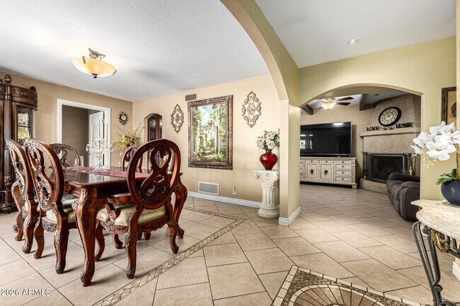 Building Photo - 11051 N 44th Ct