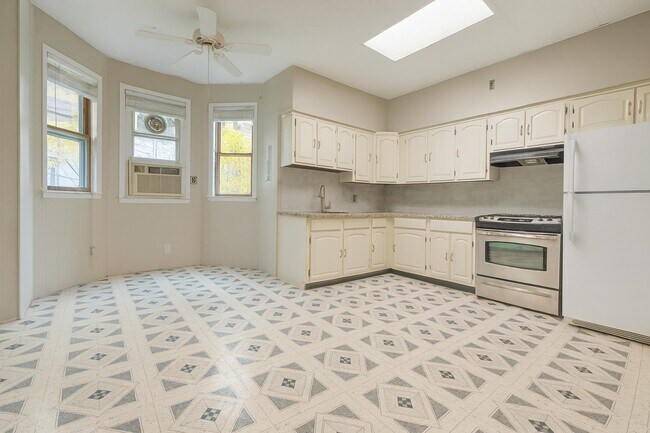 Building Photo - 701 Bergen Ave