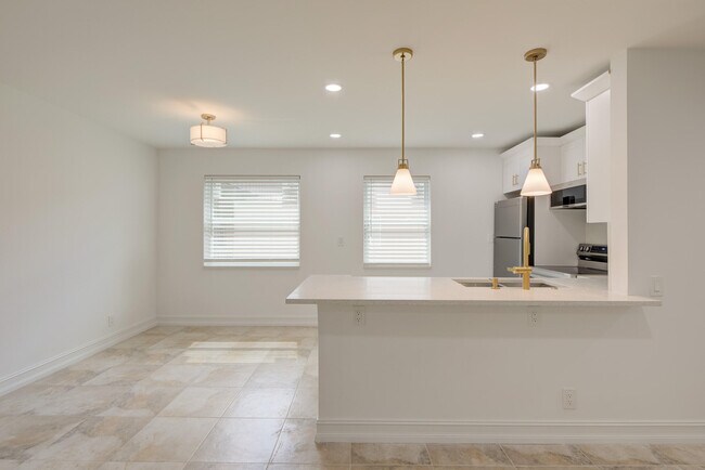 Building Photo - 372 Piedmont H